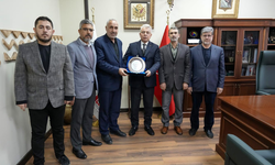 Nizip İmam Hatip Derneği’nden Başkan Mehmet Özyurt’a teşekkür plaketi