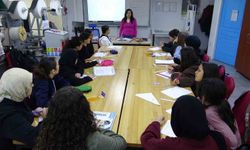 Gaziantepli öğretmen mezun olduğu lisede 30 yıldır ders veriyor