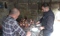 Gaziantep'te çocuk yaşta başladığı kalaycılığı 50 yıldır sürdürüyor
