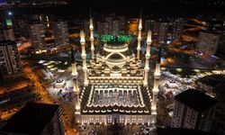 Sakal-ı Şerif Kadir Gecesi'nde Şahinbey Millet Camii’nde