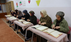 Gaziantep'te işitme engelli kadınlar işaret diliyle Kur'an-ı Kerim öğreniyor