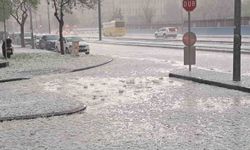 Gaziantep'te ceviz büyüklüğünde dolu sağanağı! Ortalık beyaza büründü...