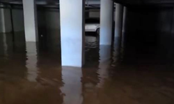 Gaziantep'te süper hücre fırtınasının etkisi sürüyor! Bina otoparkları çamurla doldu...