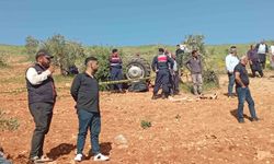 Gaziantep'te tarlasından dönen çiftçi devrilen traktörün altında kalıp can verdi