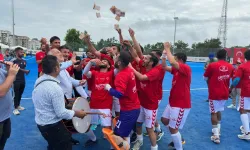 Alanya'da nefes kesen final! Hokeyde şampiyon Volkan Group...