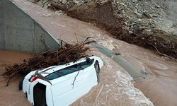 Kabus: Sağanak Afete dönüştü. Gaziantep'in o ilçesi sel sularına gömüldü!