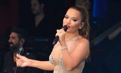 Demet Akalın yazı Bodrum’da karşıladı! Bikinili pozu olay oldu...