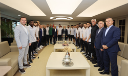 Şampiyon kupayı Başkan Tahmazoğlu’na getirdi