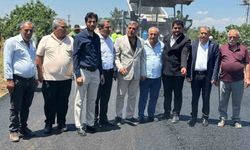 Gaziantep'te tahrip olan yollar asfaltlandı, vatandaşlar adak kurbanı kesti