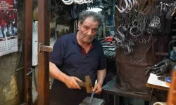 Gaziantep’te demir ustalarının zorlu yaz mesaisi devam ediyor