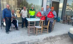 Gaziantep'te jandarmadan güvenli tarım eğitimi ve reflektör dağıtımı