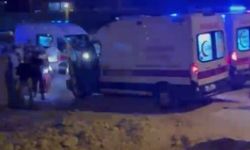 Gaziantep'te yol çalışma alandaki çukura düşen otomobildeki 3 kişi yaralandı