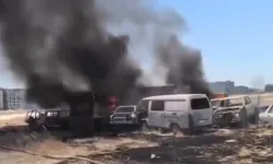 Otoparkta korkutan yangın! 10 araç küle döndü...