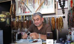 Gaziantep'te engelini tespih yaparak unutuyor