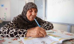 Gaziantep'te hayalini kurduğu okuma-yazmayı 78 yaşında öğrendi