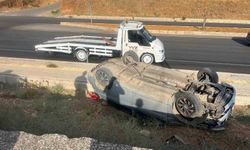 Gaziantep'te kontrolden çıkan otomobil ters döndü: 1 yaralı