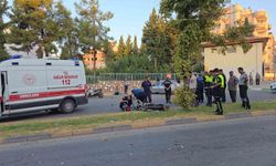 Gaziantep'te refüjdeki ağaca çarparak devrilen motosikletin sürücüsü hayatını kaybetti