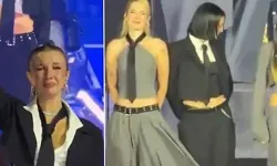 Manifest kızları, sahnede gözyaşlarına boğuldu