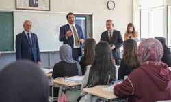 Üniversite yolculuğuna ilk bilet başkan Yılmaz'dan