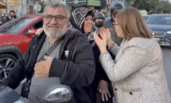 Fatma Şahin ile vatandaşın samimi diyaloğu: ''Kepeğin kesilmeye kaskın nerede, kask''