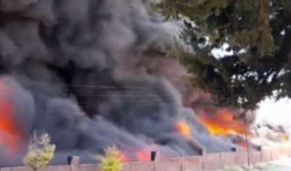 SON DAKİKA! Video haber... Gaziantep'te hurda deposunda büyük yangın!
