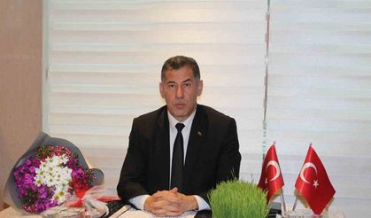 Cumhurbaşkanı adayı Sinan Oğan, 100 bin imza startını Iğdır’da verdi