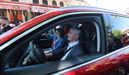 Başkan Tahmazoğlu, Türkiye’nin İlk Milli Otomobili TOGG’u Kullandı