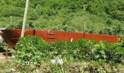 Denize 40 km mesafedeki tepeye deniz feneri yaptılar yetmedi şimdi de tekne yapıyorlar