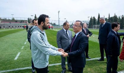 Gaziantep Valisi Çeber'den Gaziantep FK'ye ziyaret