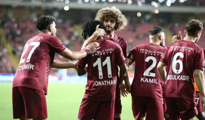 10 kişi kalan Fenerbahçe, küme düşen Hatay'dan 4 gol yedi