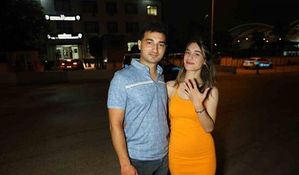 Film sahnesi değil gerçek! Ortalığı karıştıran evlilik teklifi: En mutlu günleri karakolda bitti