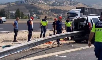 Gaziantep plakalı araç Osmaniye'de bariyerlere saplandı
