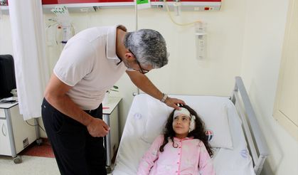 Gaziantep'te İşitme engelli anne ve kızı, biyonik kulakla birbirini daha rahat duydu