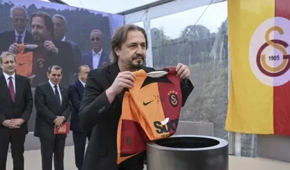 Galatasaray Futbol Direktörü Yardımcısı Ayhan Akman görevinden ayrıldı