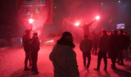 Gaziantep'te 2026'nın gelişi kar yağışı altında coşkuyla kutlandı