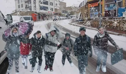 Gaziantep’te Öğrencilere Tatil Müjdesi! Gaziantep’te kar ve yılbaşı tatili uzadı. Okullar 2 Ocak Cuma günü de tatil