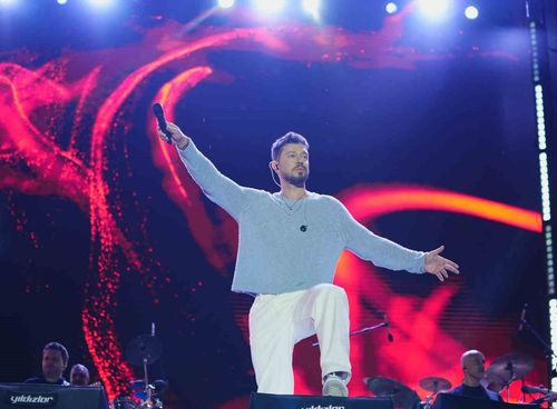 Murat Boz GastroAntep'te sevilen şarkılarını Gaziantepliler için söyledi