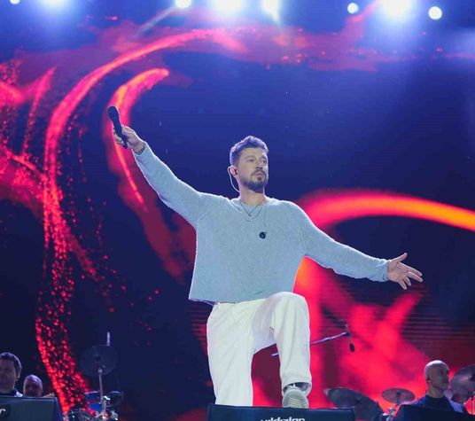 Murat Boz GastroAntep'te sevilen şarkılarını Gaziantepliler için söyledi