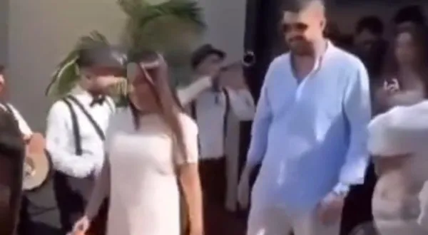 Ebru Gündeş ile Murat Özdemir dünyaevine girdi! İşte nikahtan ilk görüntüler