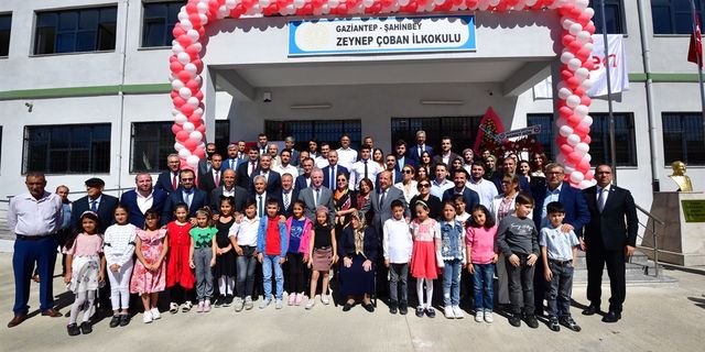 Asef Çoban Ortaokulu ve Zeynep Çoban İlkokulu törenle açıldı