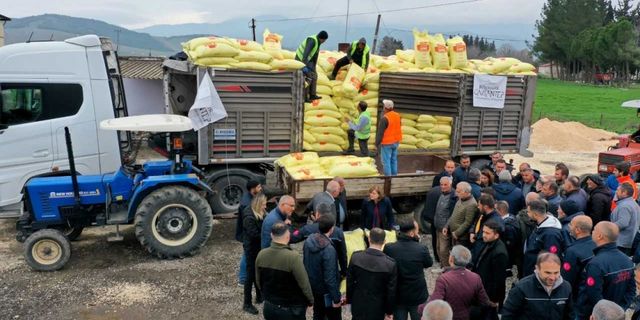 Gaziantep Büyükşehir Belediyesinden arpa ve buğday üreticilerine gübre desteği