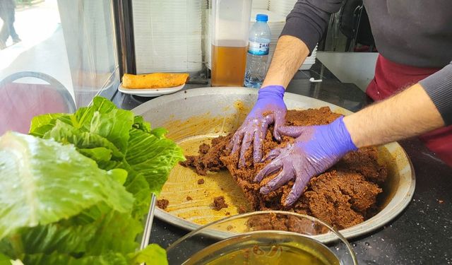 Adıyaman’ın eşsiz lezzeti çiğ köfte Ramazan’da da sofralarda