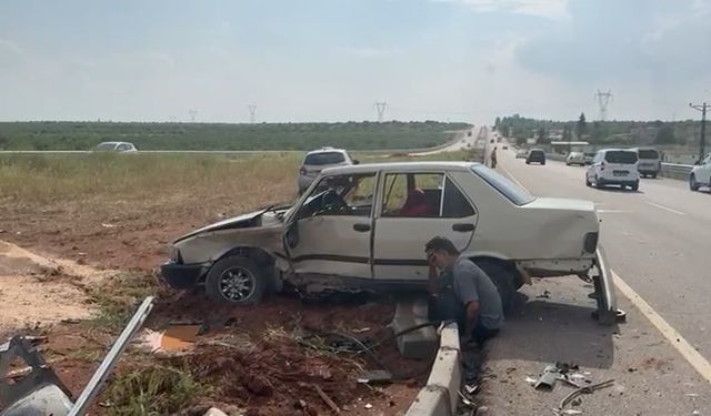 Gaziantep'te kaza yaptığı aracının başında gözyaşı döktü