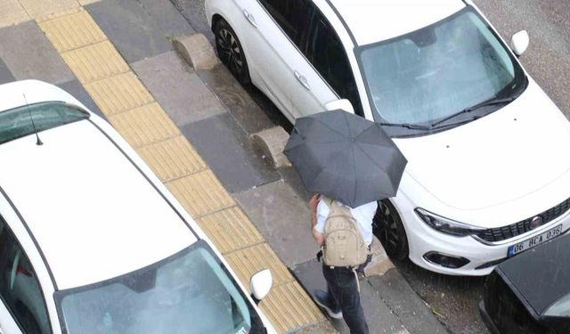 Ankara’da sağanak yağış etkili oldu