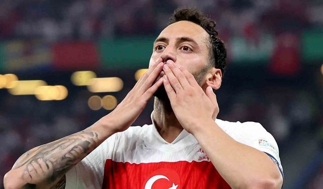 Hakan Çalhanoğlu ve Samet Akaydin cezalı duruma düştü