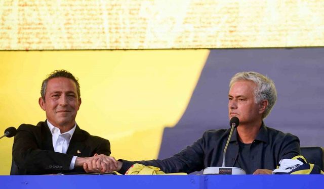 Jose Mourinho resmen Fenerbahçe’de