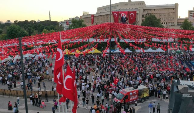 Gaziantep'te 15 Temmuz Demokrasi ve Milli Birlik Günü mesajları