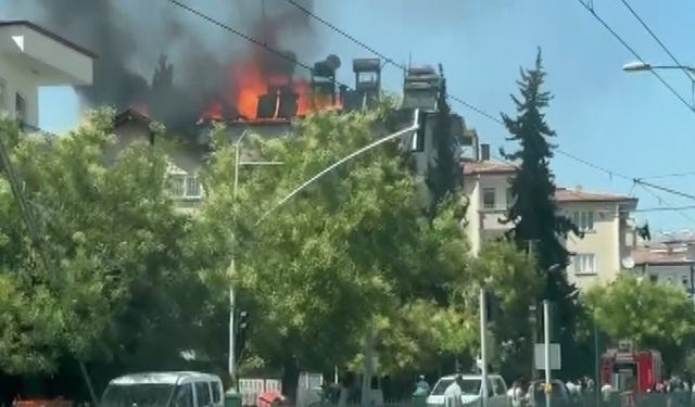 Gaziantep'te çatı yangını korku ve paniğe neden oldu