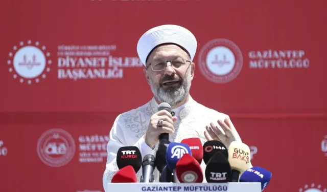 Diyanet İşleri Başkanı Erbaş, Gaziantep'te İslamiyet ile bilimin ilişkisine işaret etti: