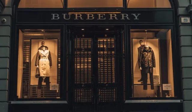 Burberry nedir, hangi ürünleri satıyor ve hangi ülkeye ait?